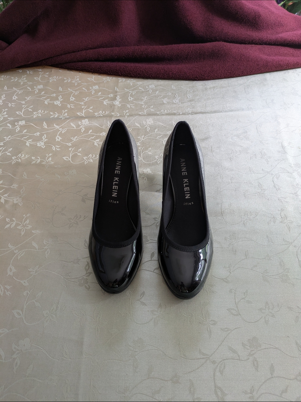 Anne Klein Iflex black patent leather heel, memory foam women's, size 7M